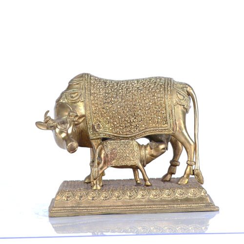 GOLDEN SCULPTED KAMDHEBU BRASS DECOR