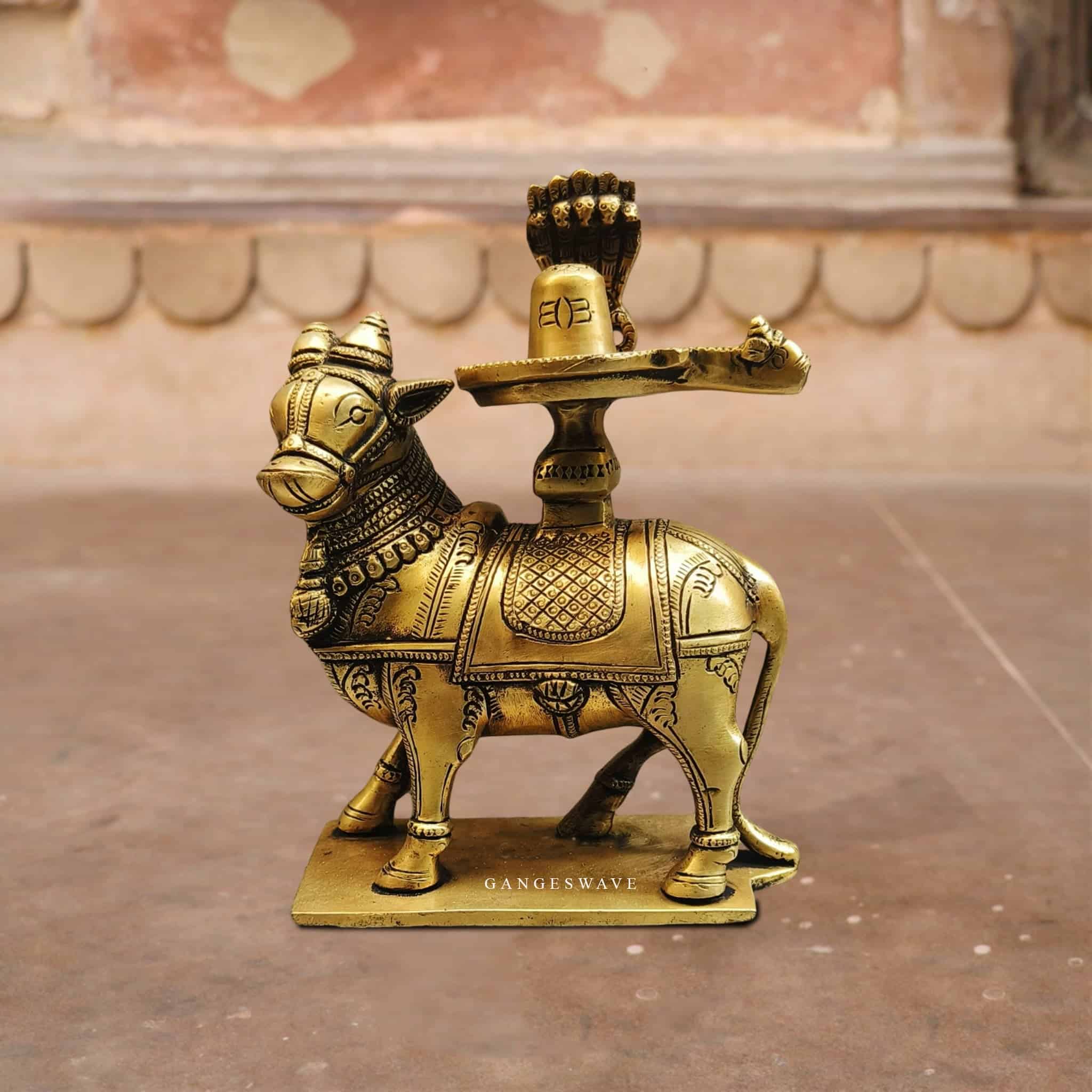 Shivalangam_on_Nandi