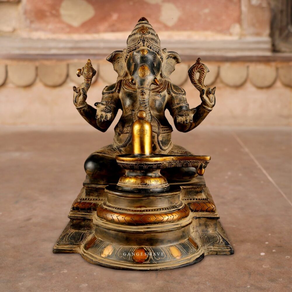 Ganesh_Statue_with_Shivlingam
