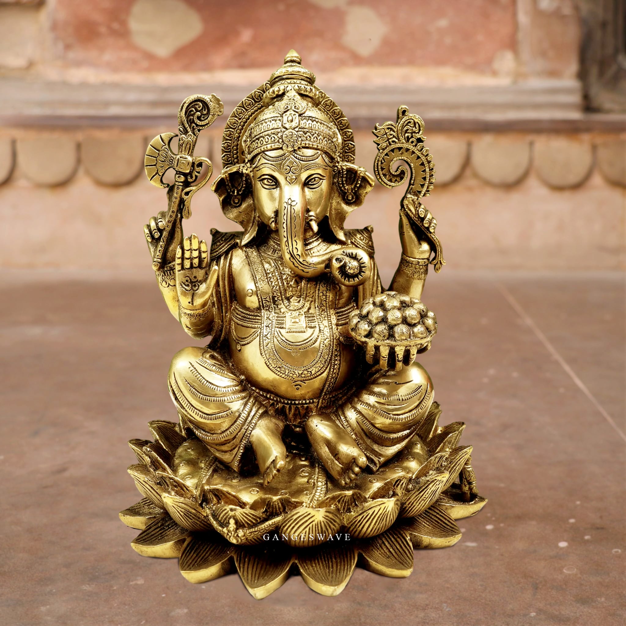 Superfine Ganesh Statue Sitting on Lotus