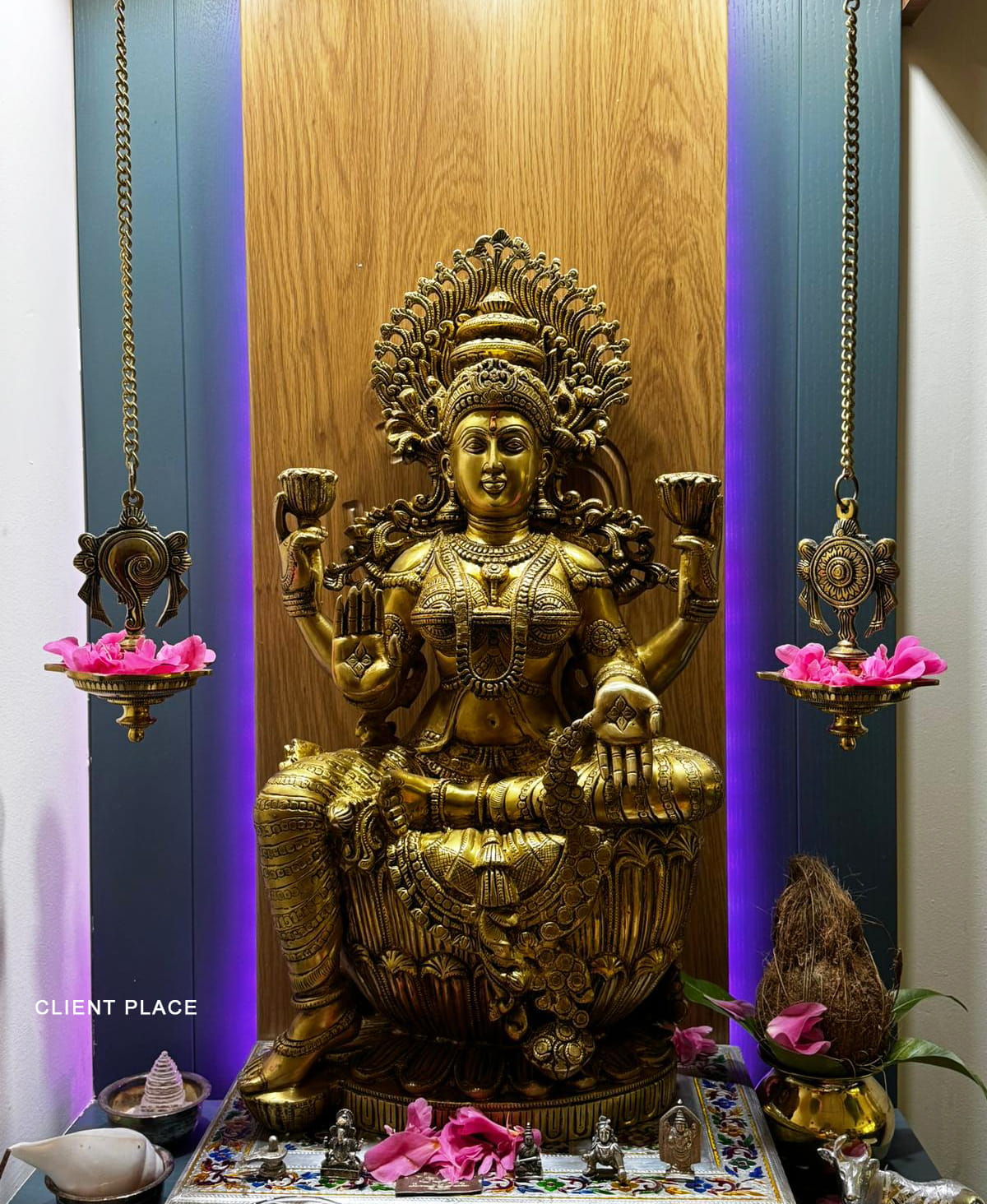 Maha Lakshmi Superfine Brass Statue - 24.5 inches - Image 10