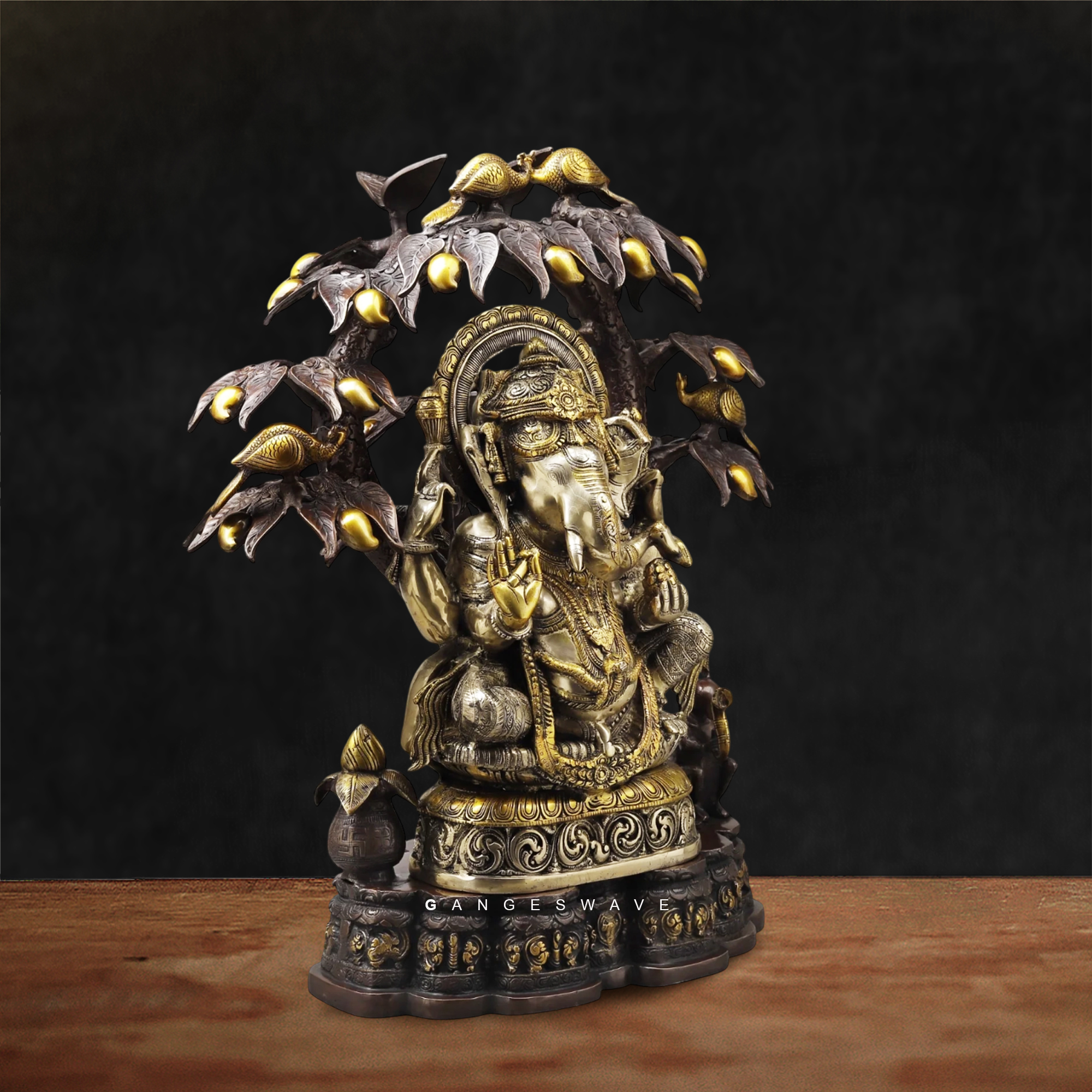 Traditional Hindu God Ganesh Statue in Brass for Housewarming Gift