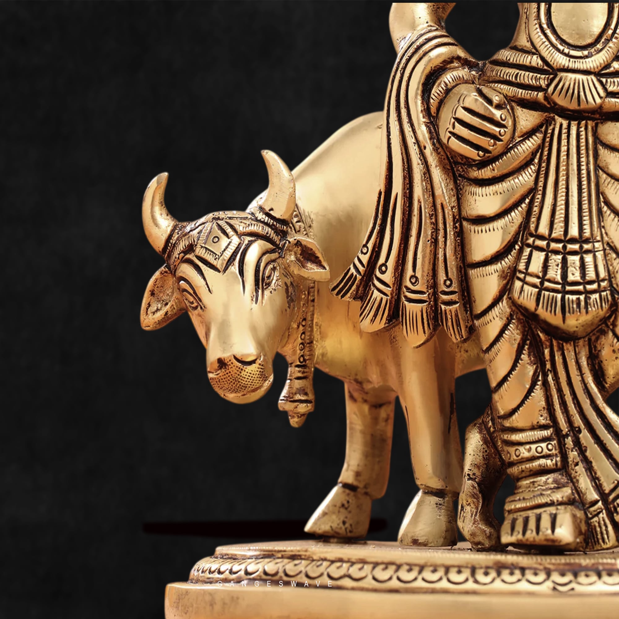 Lord Krishna Lifting Govardhan Parvat Brass Statue - 10 inches - Image 5