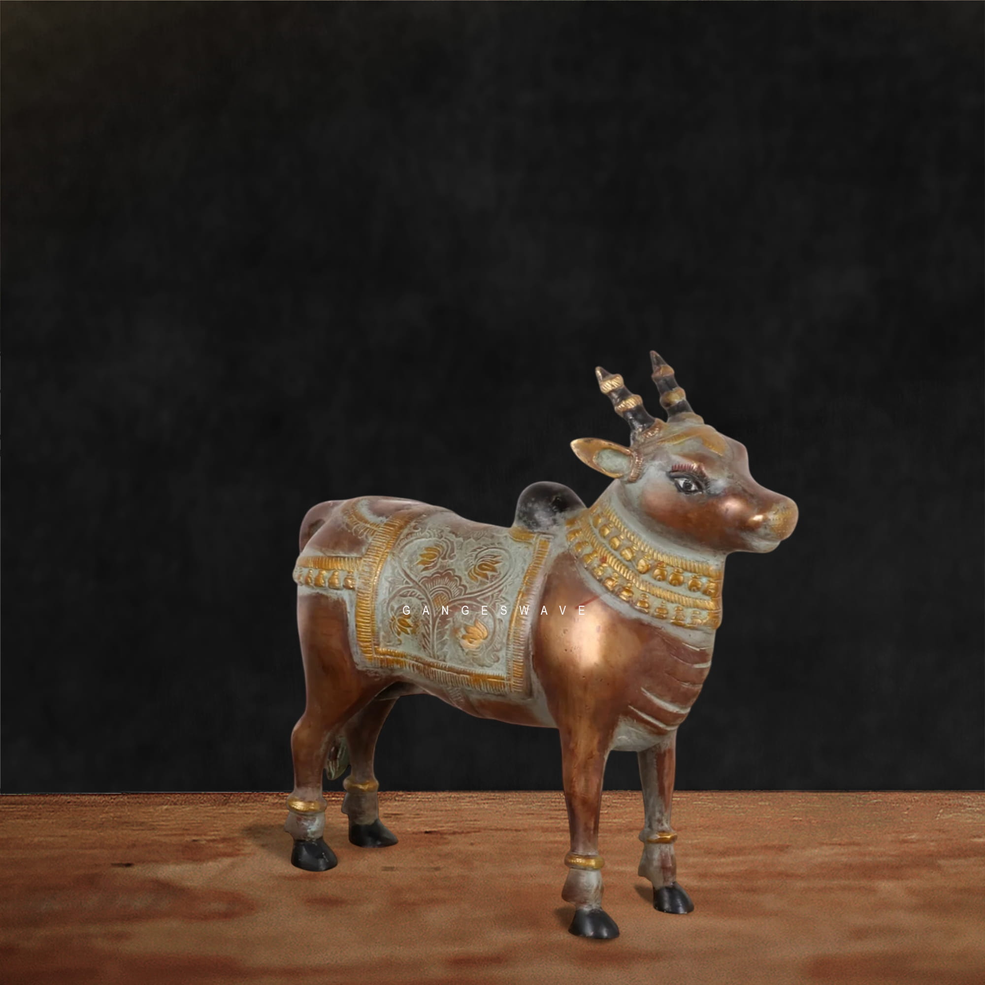 Vintage Finished Brass Nandi Statue – Handcrafted Sacred Decor Artifact - Image 4