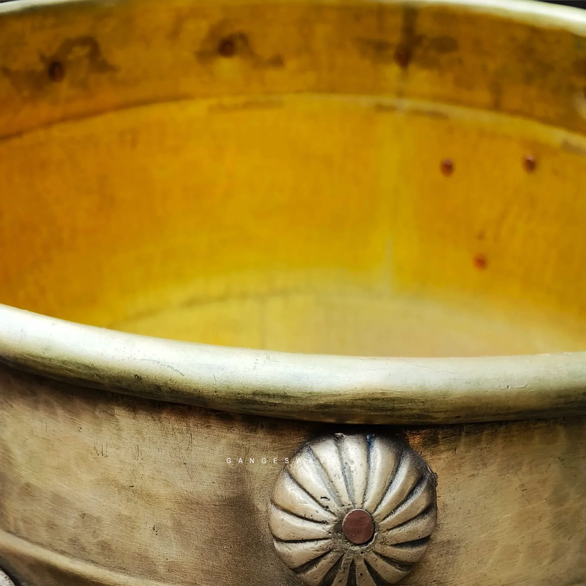 Vintage Hammer work Handcrafted Brass Planter - 20 inches - Image 5