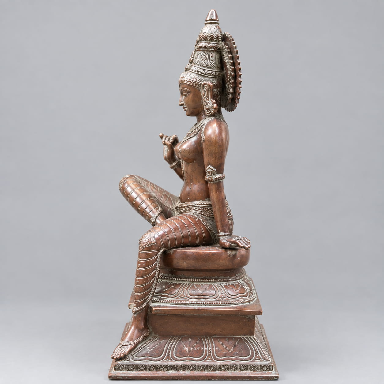 Vintage Brass Parvati Statue – 13 inches - Image 4