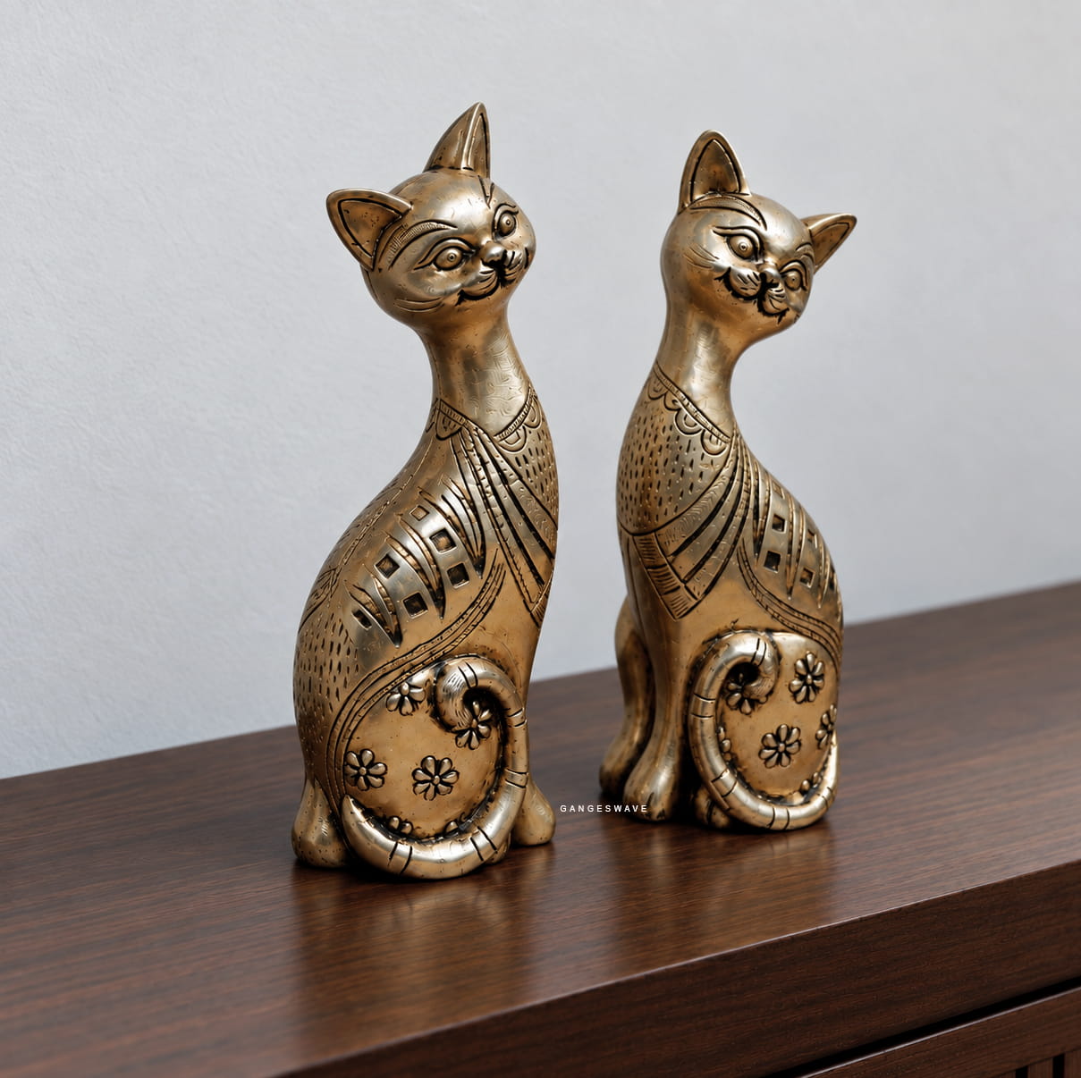 Handcrafted Brass Cat Figurines – Pair of Decorative Cat Statues - 8 inches - Image 4