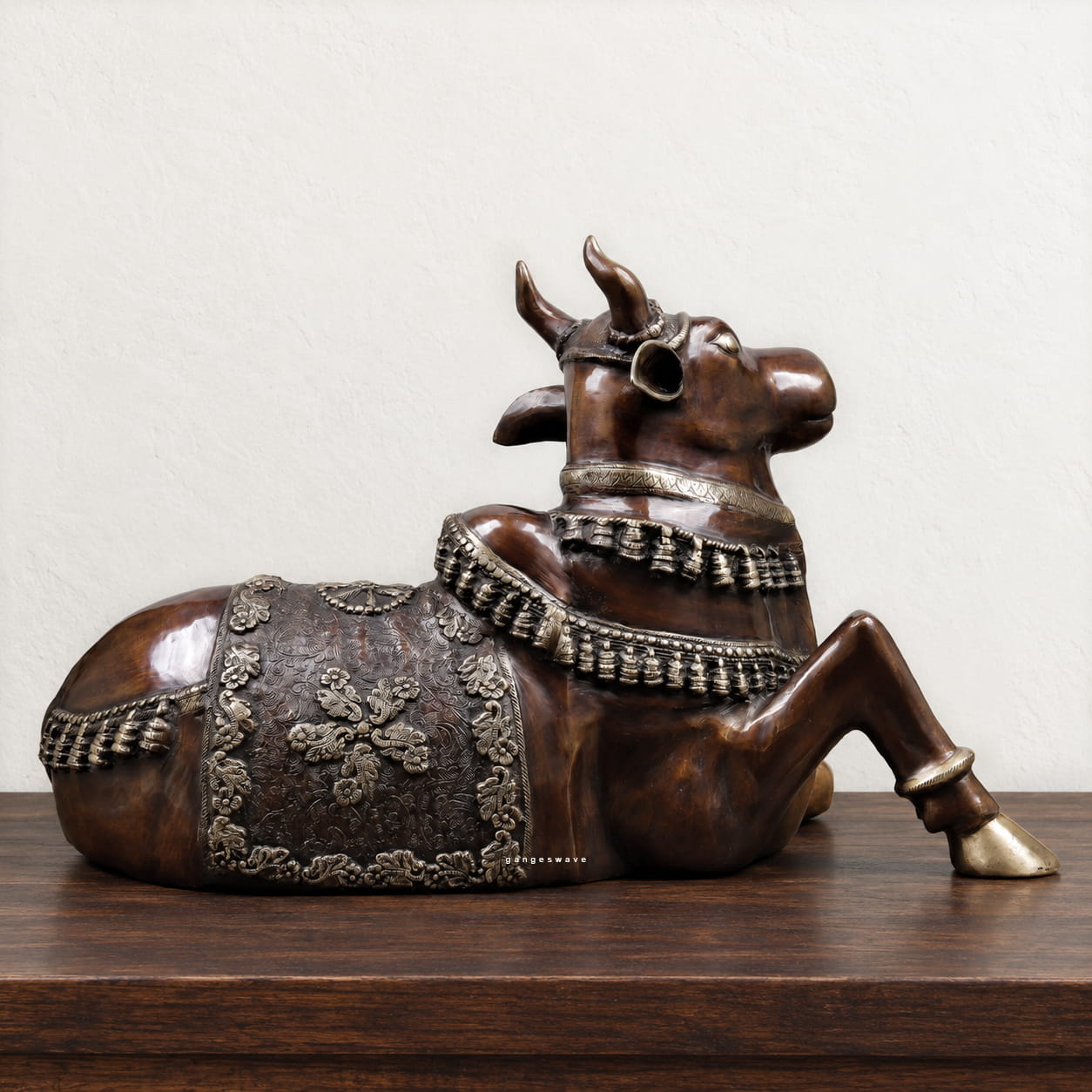 Brass Nandi Statue 20 inches – Sacred Guardian Bull Sculpture for Luxury Home Décor - Image 3
