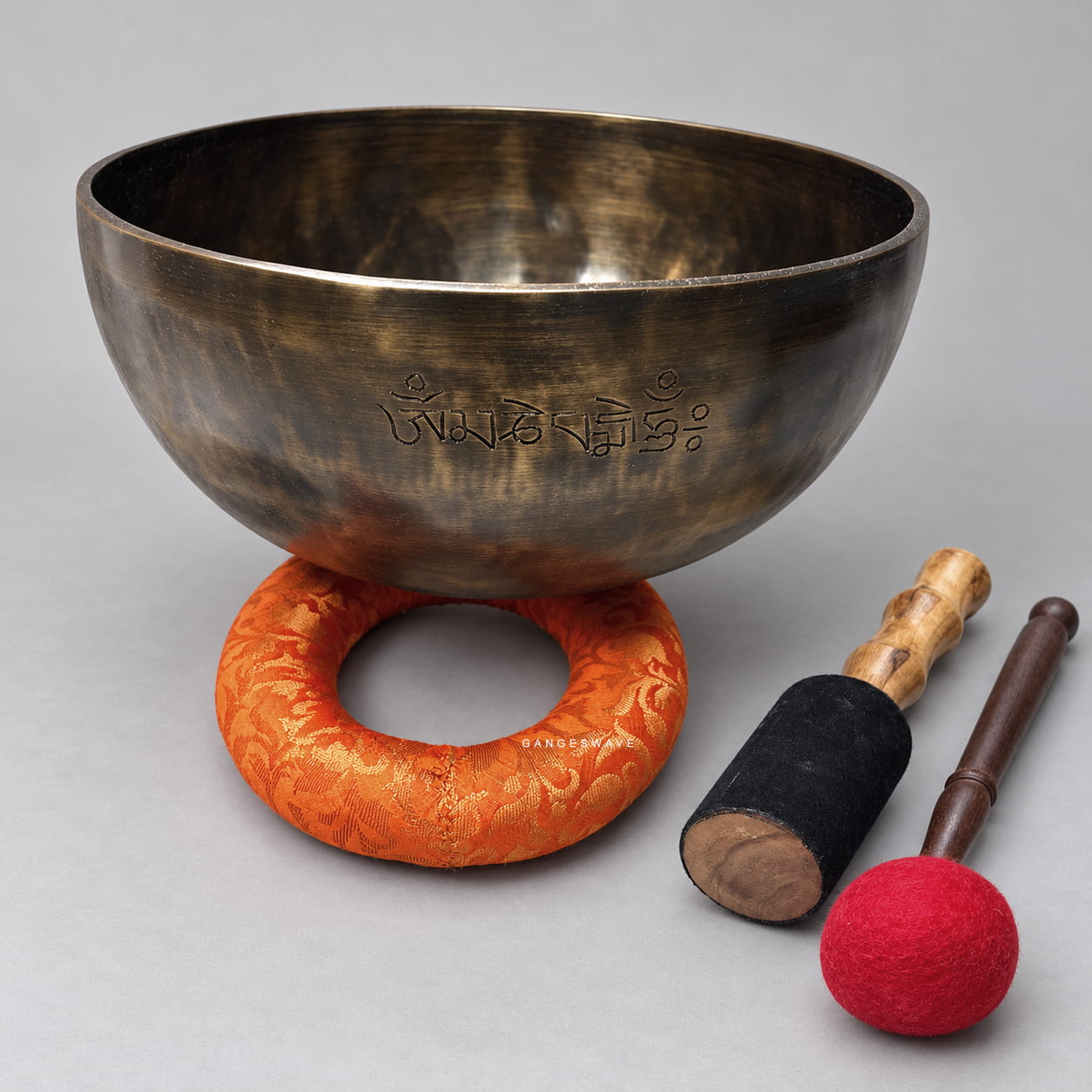 Hand Hammered Full Moon Singing Bowl - 10 inches - Image 4