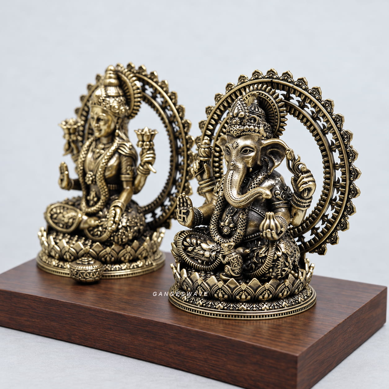 4 inches MaLakshmi Ganesh Brass Statue with Ornate Frame - Image 3