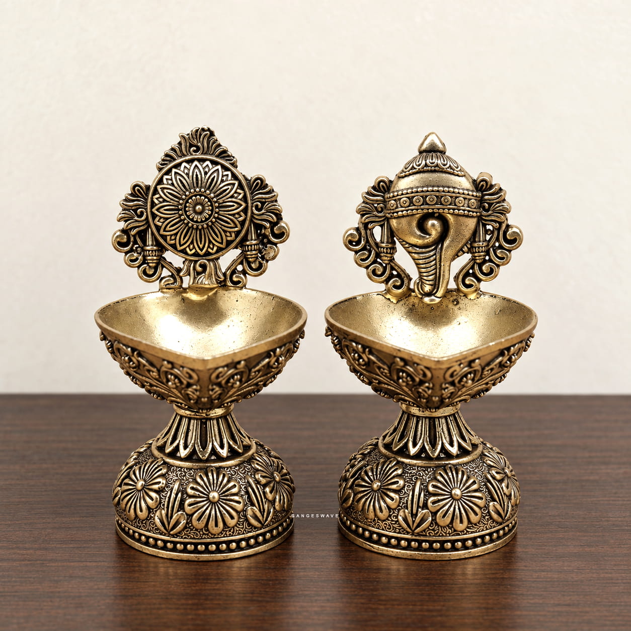 Sankha Chakra Brass Diya - 4 inches